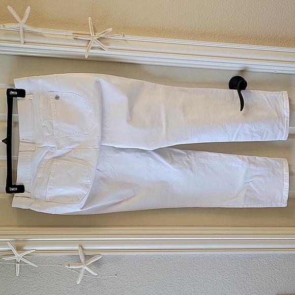 Democracy Ab Solution Women's Crisp White Straight Leg Jeans - Picture 9 of 16